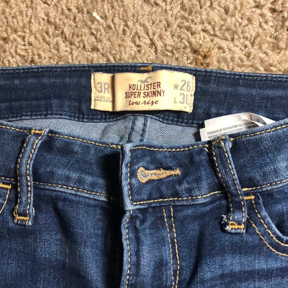 HOLLISTER SUPER SKINNY JEANS